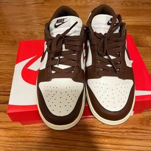 Nike dunks women’s
